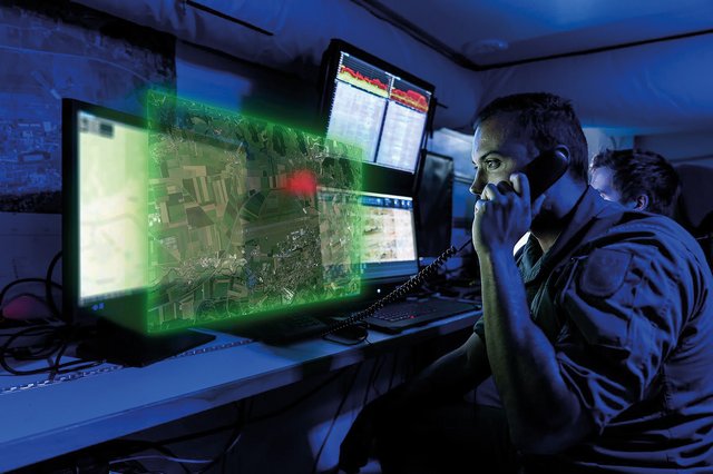 Die EloKa-Truppe erfasst und identifiziert Informationen und wertet diese aus. Sie bereitet die Analysen für unterschiedliche Führungsebenen auf. (Foto: Bundesheer)