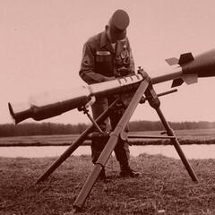 Davy Crockett auf Dreibein mit einer Sprengkraft von bis zu 0,5 kt. (Foto: Chuck Hansen; gemeinfrei)