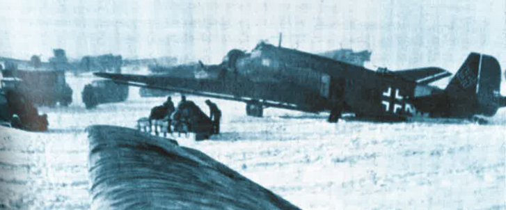 Die Versorgung über die Luftbrücke war letztendlich nicht ausreichend. (Foto: Archiv)