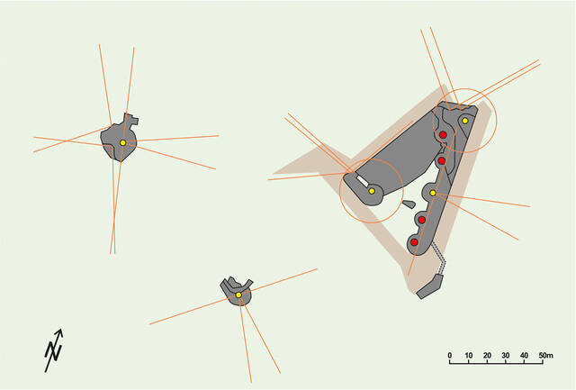 Das Panzerwerk Lusern. Auch diese Anlage war auf die Rundumverteidigung vorbereitet. Hier waren, anders als bei Gschwent, Kasematte und Batterieblock getrennt. (Grafik: RedTD nach Rolf Hentzschel)