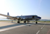 Titos ehemaliges Präsidentenflugzeug in der Morgensonne am Fliegerhorst Brumowski in Langenlebarn. (Foto: RedTD/Gerold Keusch)