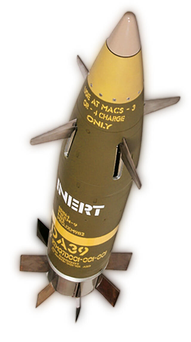 Die Ukraine verschießt im Krieg neben herkömmlicher, analoger Artilleriemunition auch elektronisch gelenkte Granaten wie das US-amerikanische, reichweitenstarke 155-mm-Artilleriegeschoss M982.