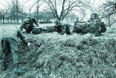 Eine Wannenstellung für den Jagdpanzer „Kürassier“ vermindert die frontale Angriffsfläche für den Gegner.  (Foto: Bundesheer/HBF)