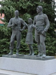 Die bronzene Figurengruppe des russischen Künstlers Oleg Komov im Stil des Sozialistischen Realismus. (Foto: Keusch)