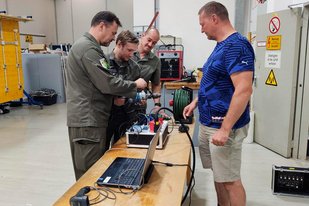 Eine EFK I ist berechtigt, Betriebsmittel auf ihre Sicherheit zu prüfen. (Foto: Bundesheer/Franz Fromvald)