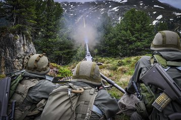 Das 12,7 mm-überschwere-Maschinengewehr bei der Übung Capricorn im scharfen Schuss. (Foto: Steinberger)