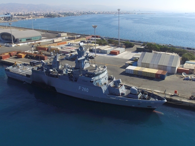Die Korvette „Braunschweig“, hier im Hafen von Limassol, ist zurzeit Teil der Maritime Task Force 448