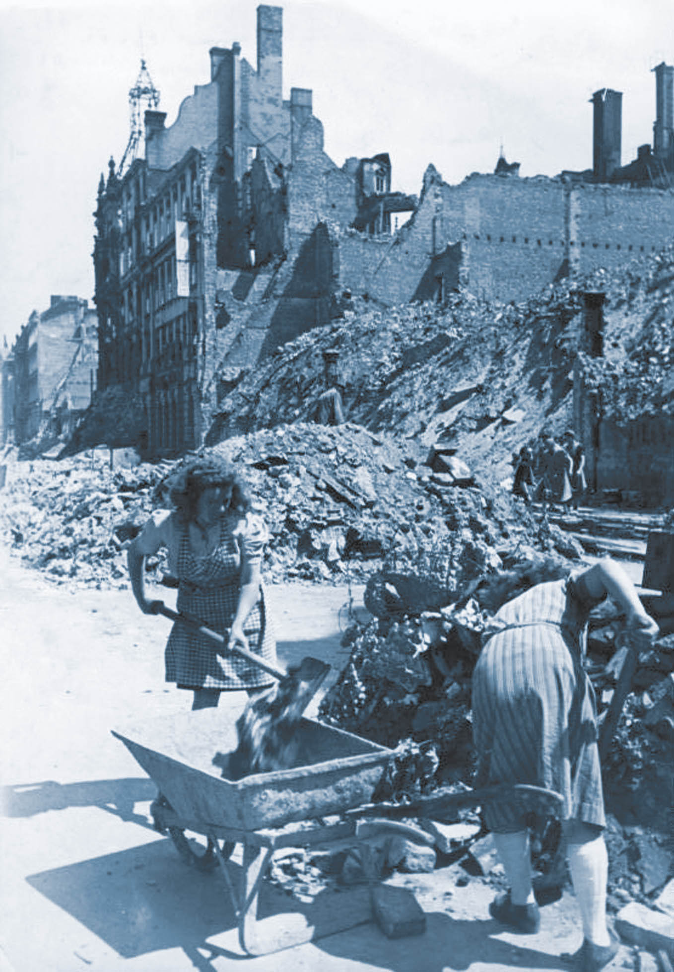 Фрг в послевоенное время. Разрушенный мюнхен 1945. Разрушенный берлин 1945. Фрг разруха 1946. Берлин город 1945.