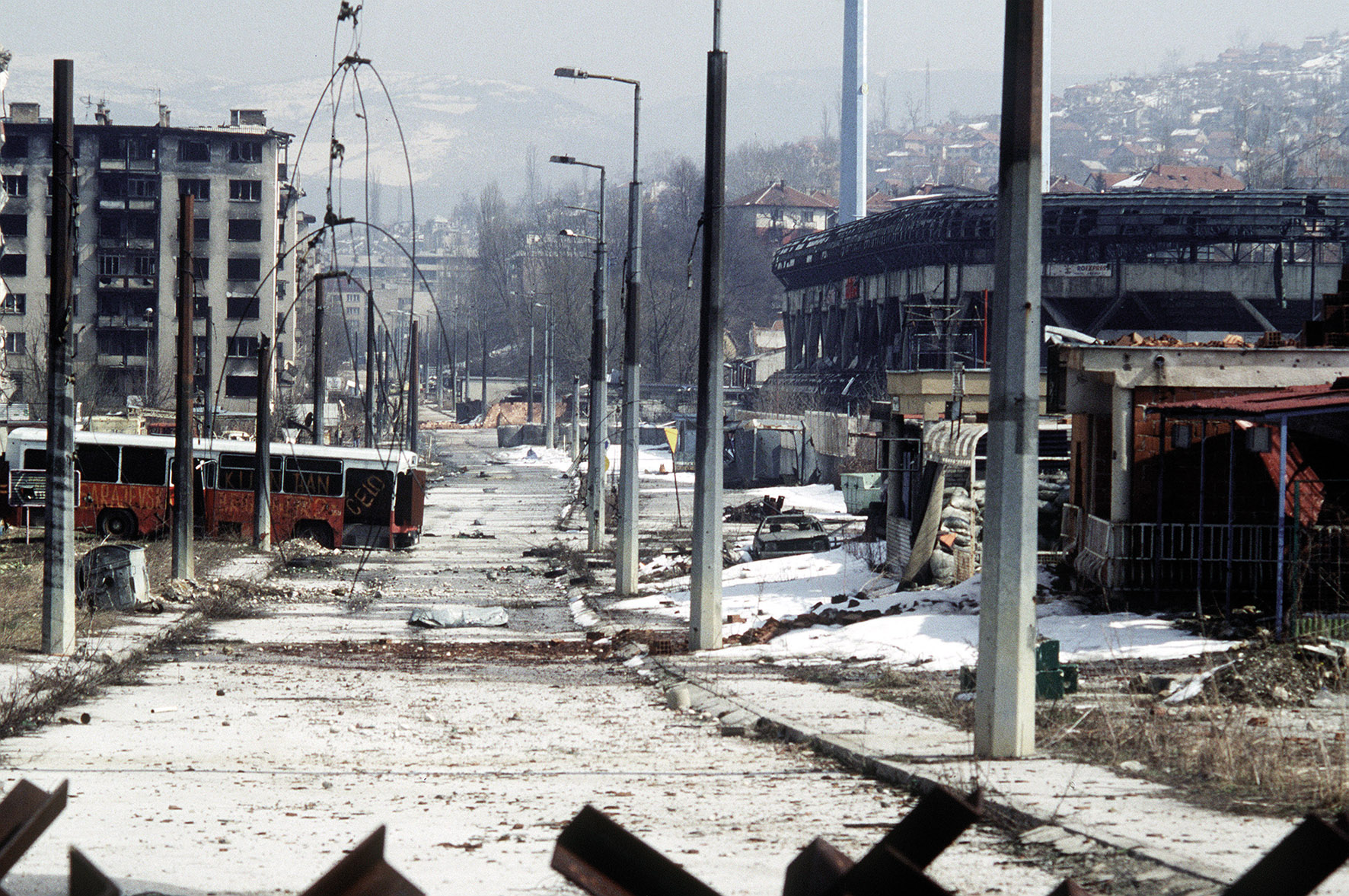 Der Stadtteil Grbavica in Sarajewo nach dem Ende des Bosnienkrieges. (Foto: Stacey Wyzkowski/gemeinfrei)