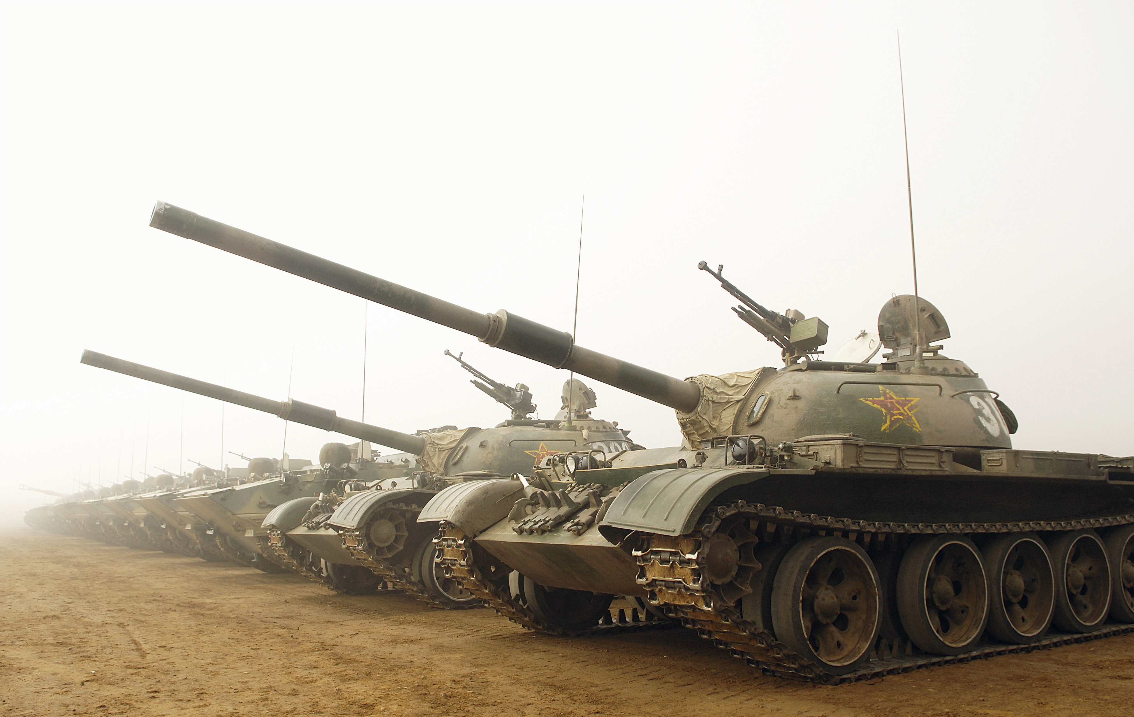 Eine Formation von Typ-59-Panzern der Chinesischen Volksbefreiungsarmee, die vom Typ 96B ersetzt werden sollen.