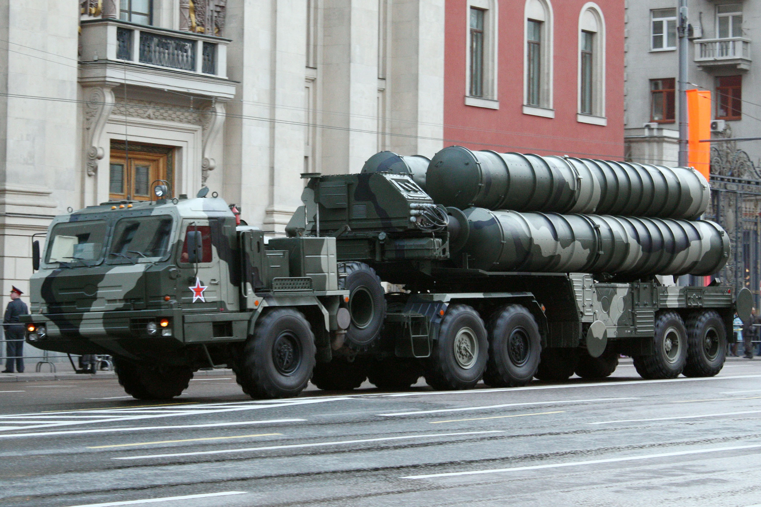 Das russische Luftabwehrsystem S-400 Triumf wird nun bald auch von Indien verwendet werden. (Foto: Goodvint, CC BY SA 3.0)