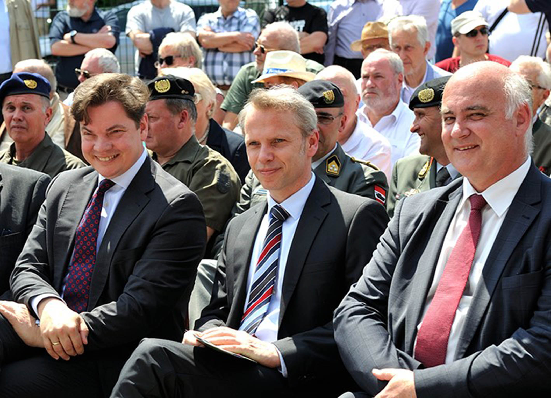 Generalsekretär der Industriellenvereinigung, Mag. Christoph Neumayer (li.), der Direktor des HGM,  HR Dr. M. Christian Ortner (mi.) und der Leiters der Sektion I im BMLVS, Mag. Christian Kemperle bei der Eröffnung. (Foto: HGM, Weghaupt)