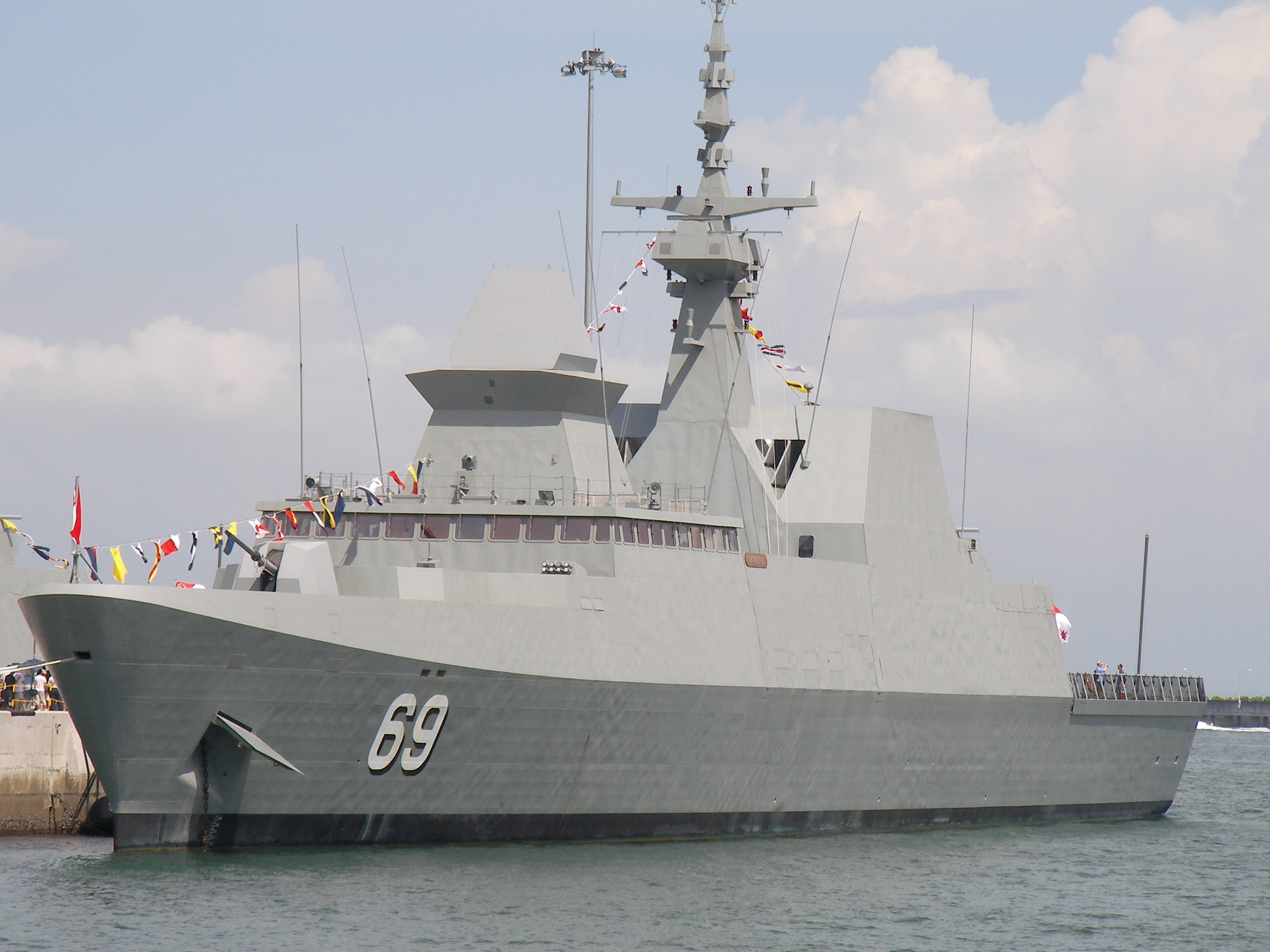 Am Stützpunkt Changi begeht die Marine ihr 50-jähriges Jubiläum. (Gohsc, CC-BY-SA-2.5)