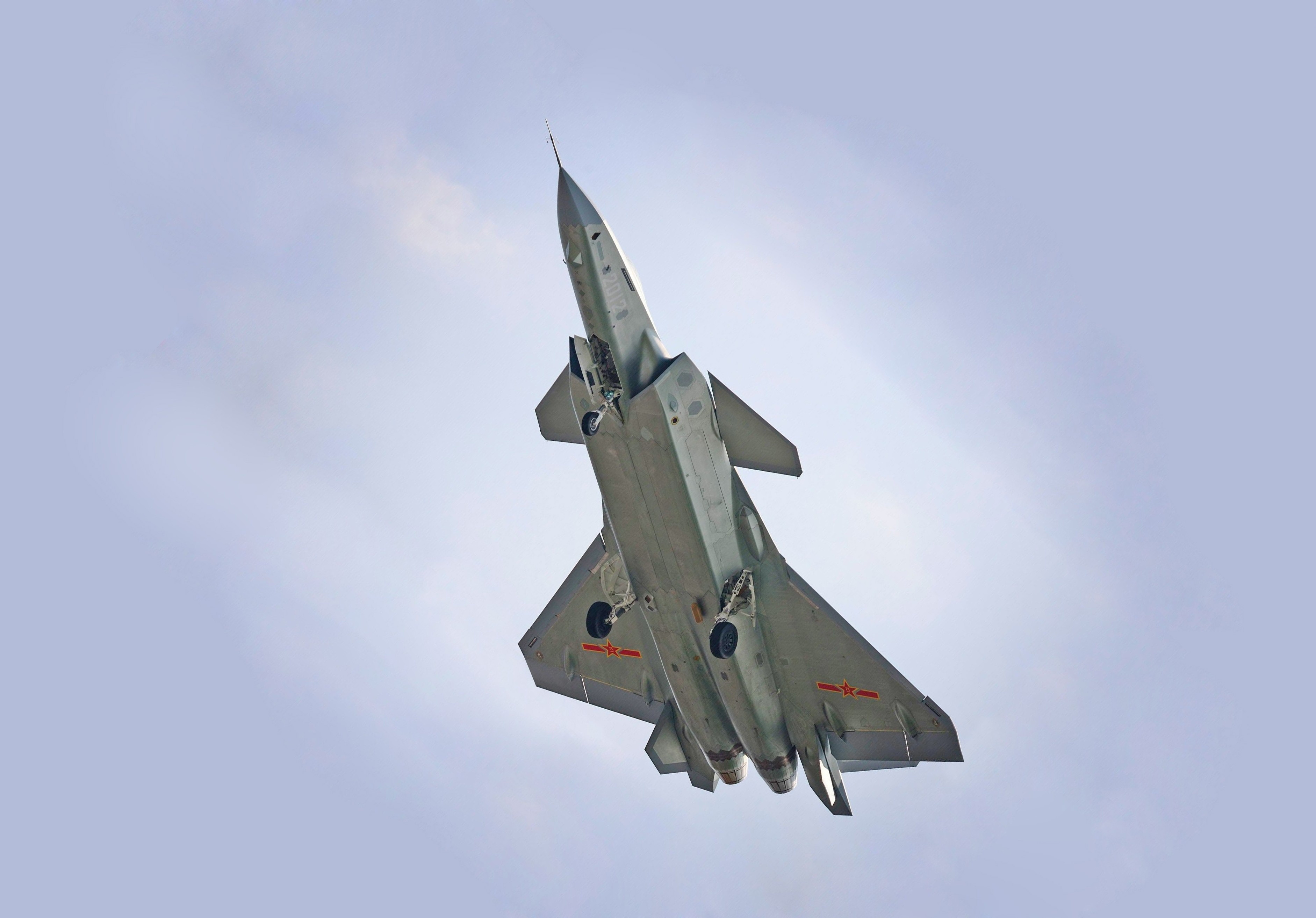 Die Chengdu J-20 ist das erste Kampfflugzeug der chinesischen Armee mit Stealth Eigenschaften. (Foto: Public Domain, CC 0)