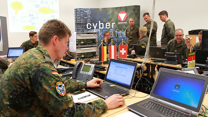 Cyber-Koordinator Kaponig bei der Übung. (Foto: ÖBH)