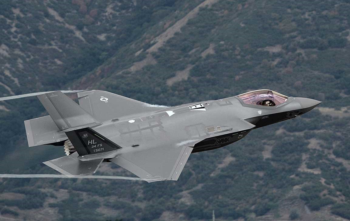 Eine Lockheed Martin F-35 „Lightning“ II Kampfjet bei einem Waffentest, Hill Air Force Base, Utah. (Foto: U.S. Air Force/Alex R. Loyd)