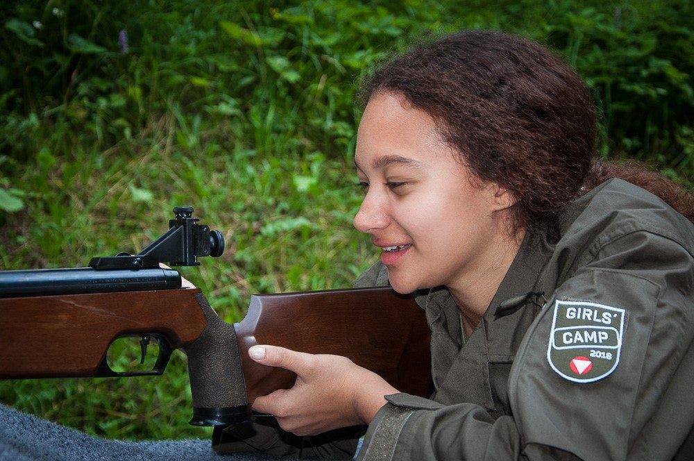 Schießen mit Luftdruckgewehr. (Foto: Bundesheer/Robert Petatutschnig)
