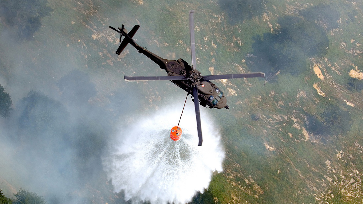 S-70 „Black Hawk“ des Bundesheeres im Katastrophen-Einsatz. (Foto: Bundesheer/Gorup)