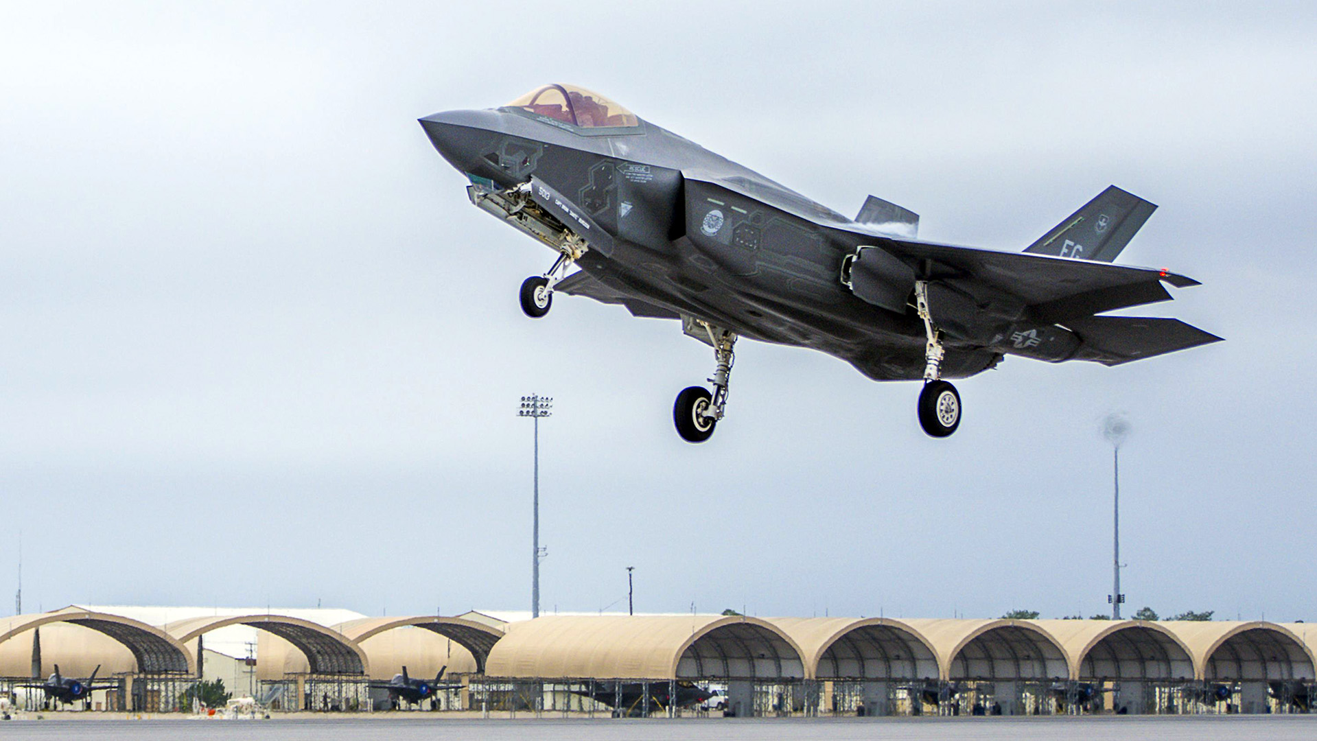 Amerikanischer F-35 „Lightning II“ Kampfjet beim Start. (Foto: U.S. Air Force/Kristin Stewart, Public Domain)