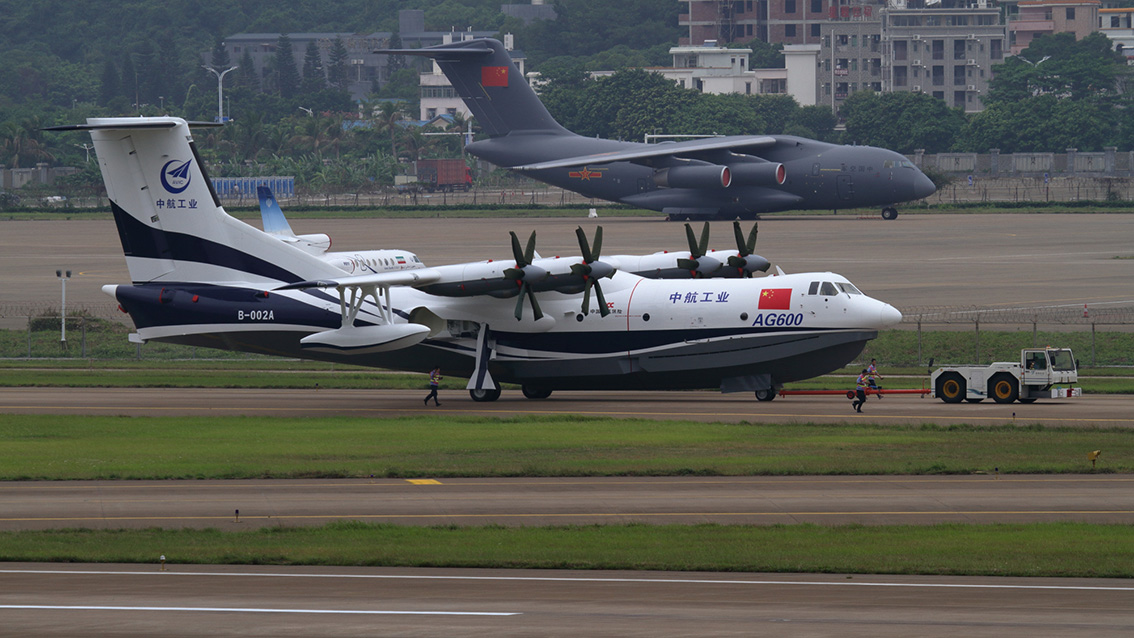 Amphibienflugzeug Avic AG600 im Vordergrund. (Foto: Alert5/CC BY-SA 4.0)