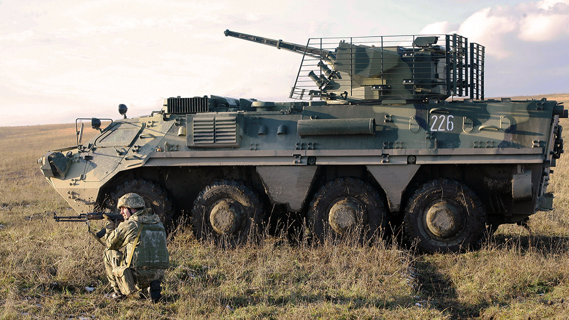 Ukrainischer BRT-4 Schützenpanzerwagen bei einer Übung. (Foto: U.S. Army/Sgt. Alexander Rector, Public Domain)