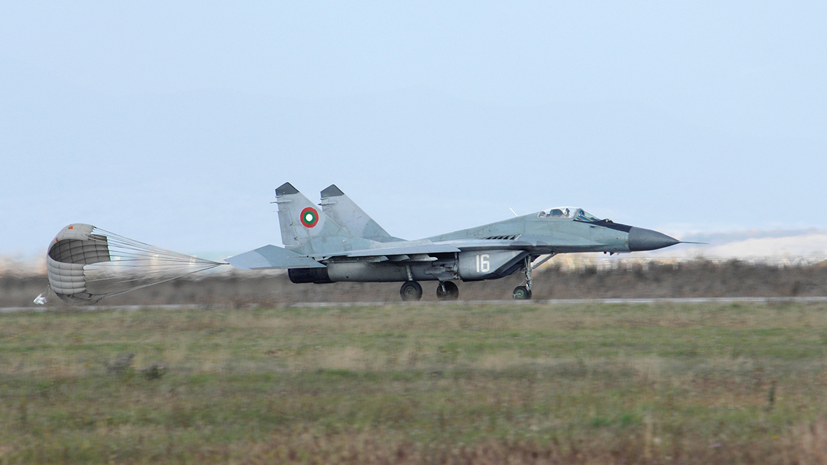Zu den derzeitigen Beständen der bulgarischen Luftwaffe zählt u. a. der MiG-29-Kampfjet. (Foto: U.S. Air Force/Ashley Wood, Public Domain)