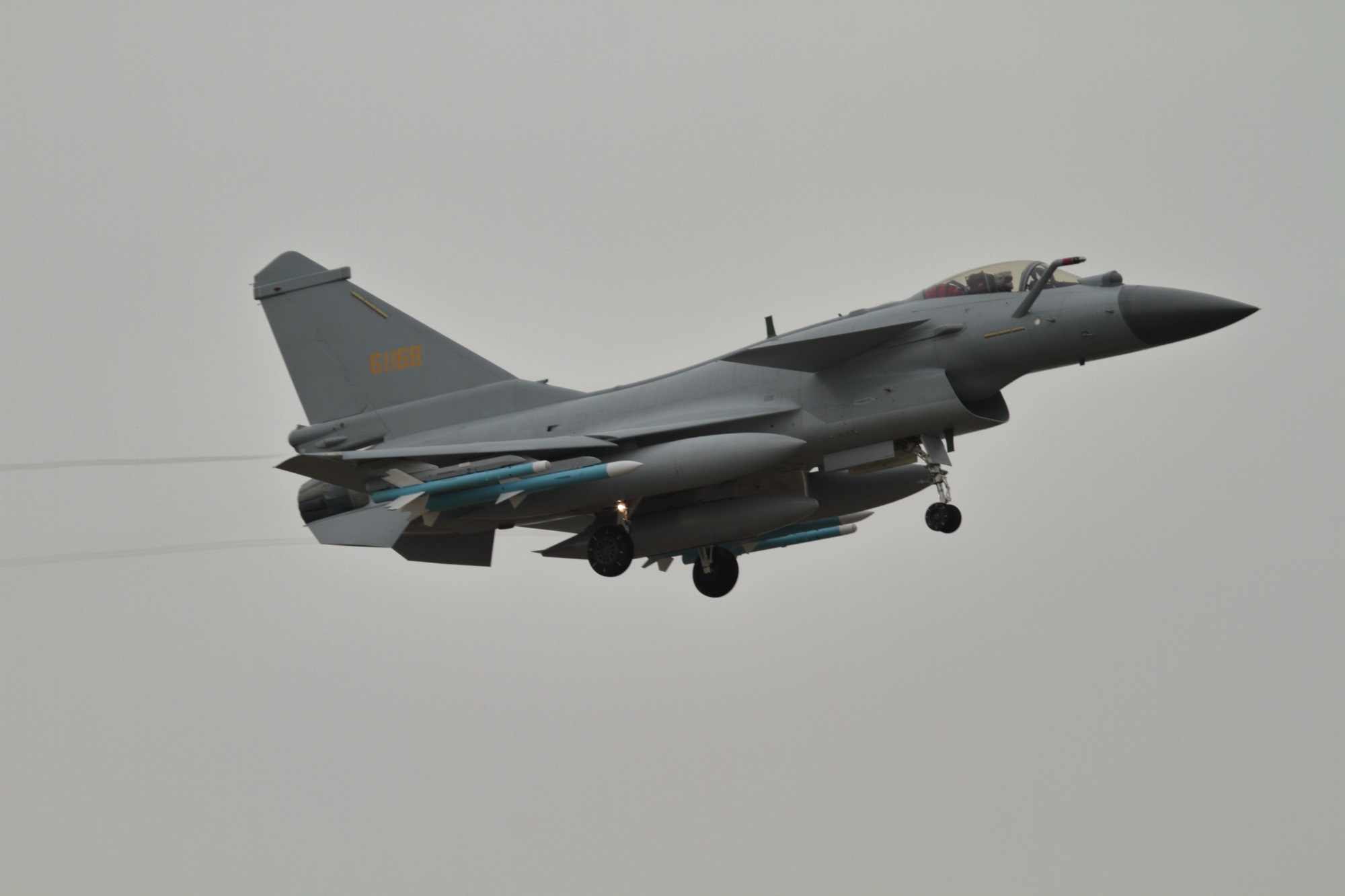 Ein Chengdu J-10B-Flugzeug. China will zukünftig J-20-Kampfflugzeuge mit Schubvektortriebwerken ausstatten. (Foto: Alert5/CC BY-SA 4.0)