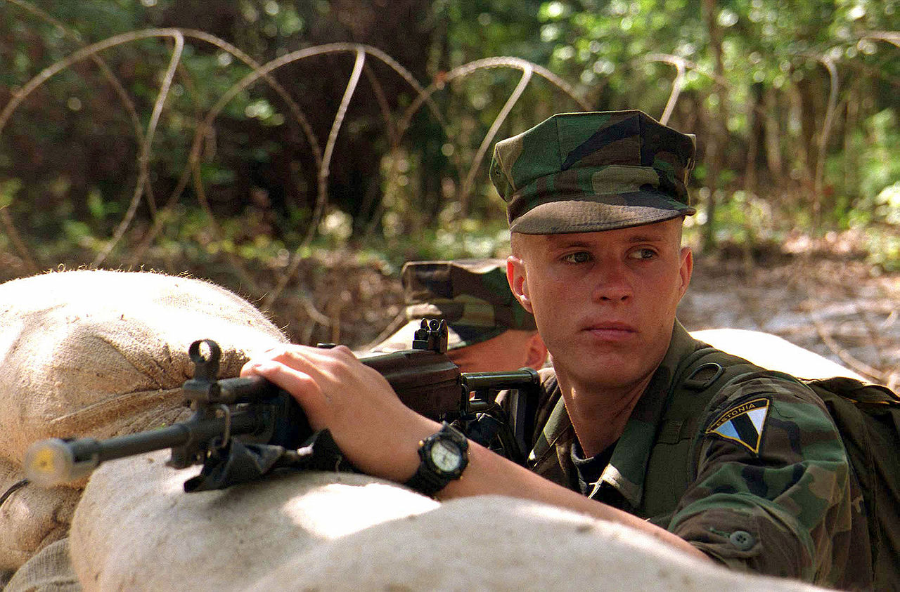 Zurzeit verwendet die estnische Armee unter anderem noch das israelische Sturmgewehr IMI „Galil“. (Foto: USMC/PFC E, J. Young, Public Domain)
