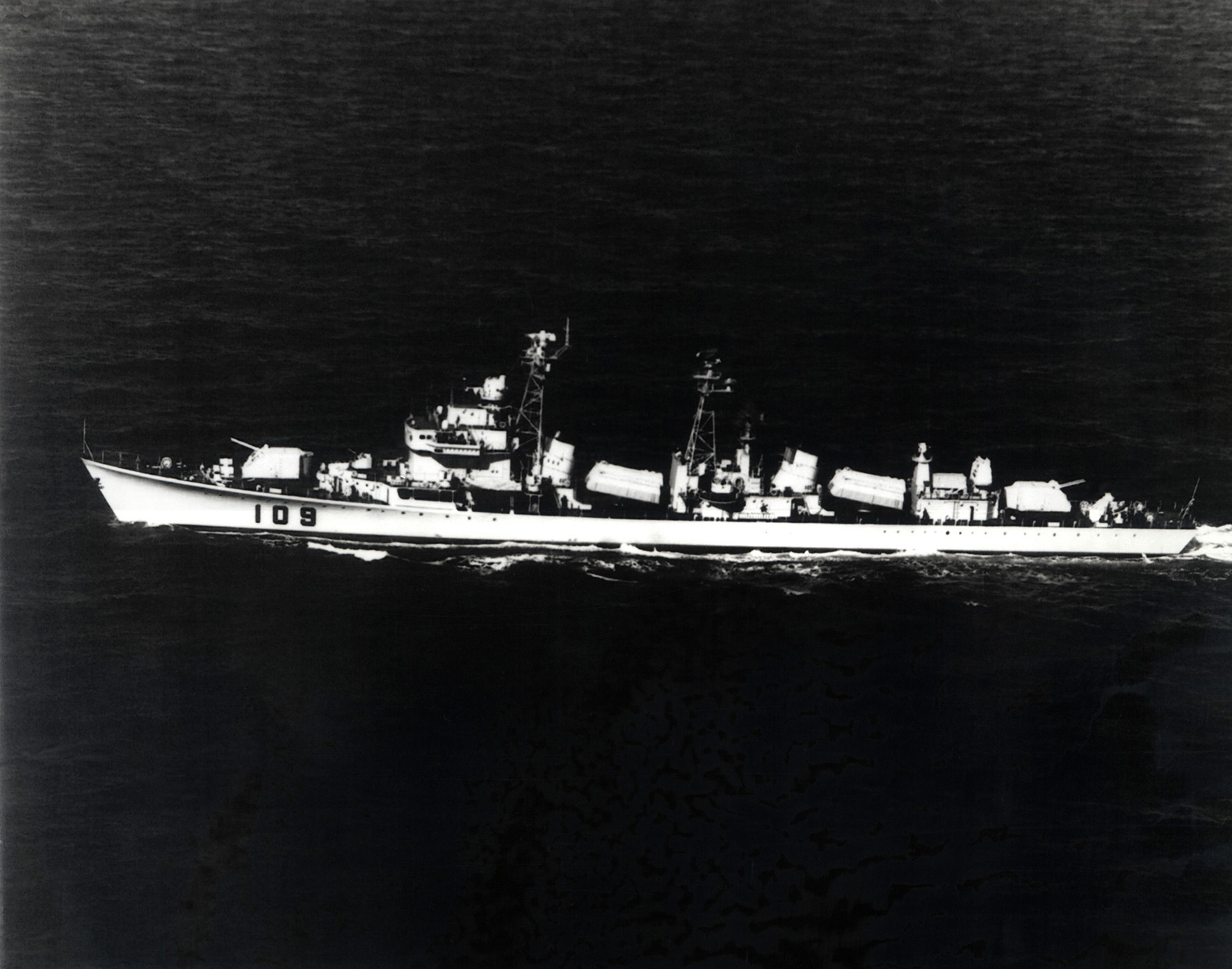 „Kaifeng“, der älteste Zerstörer der „Luda“-Klasse, wurde 1979 gebaut und war seit 1982 im Einsatz. (Foto: U.S. Federal Government, gemeinfrei)