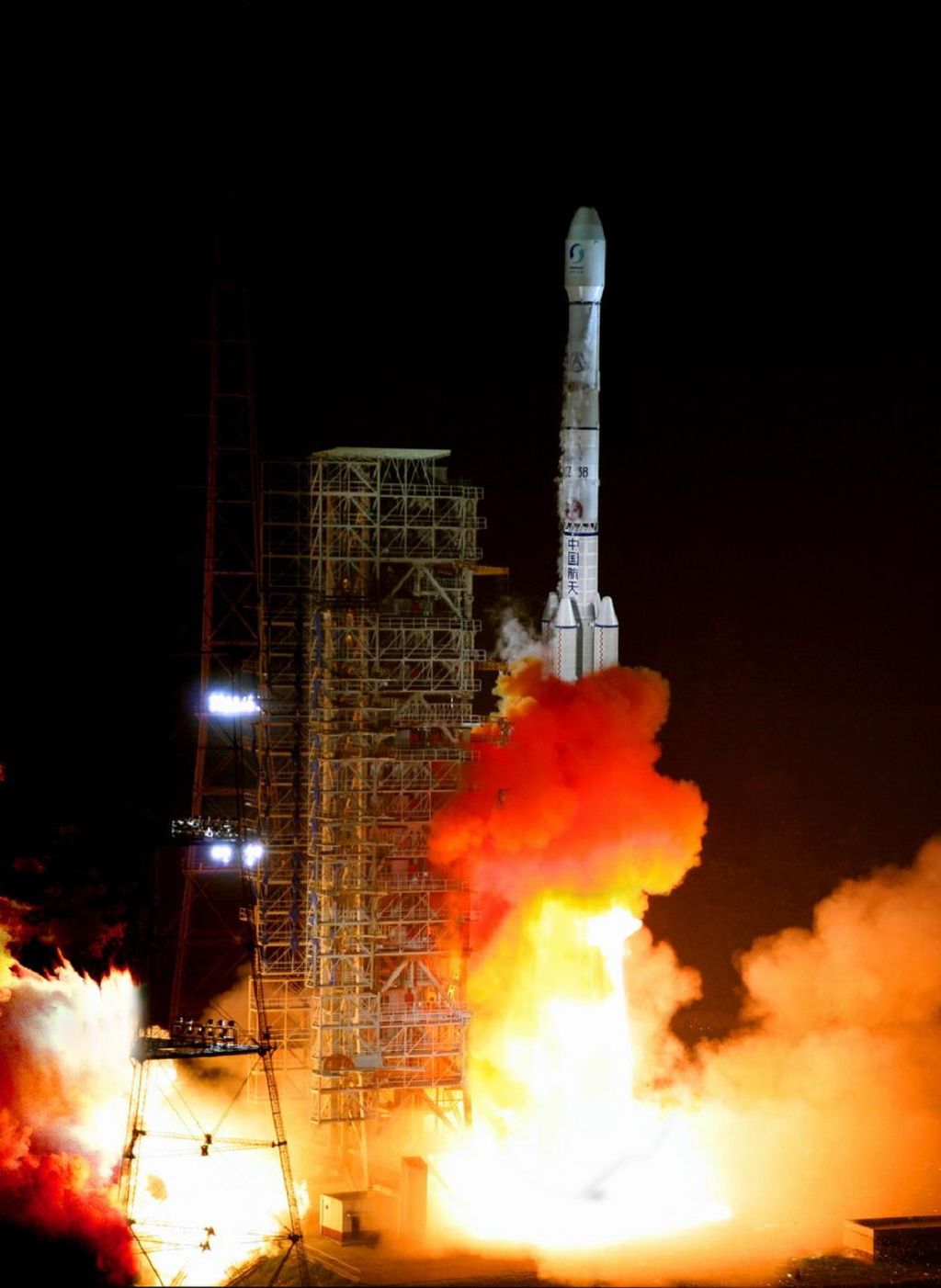 Symbolfoto: Eine Rakete der Type „Langer Marsch“ während des Starts. (Foto: AAlexanderr, gemeinfrei)