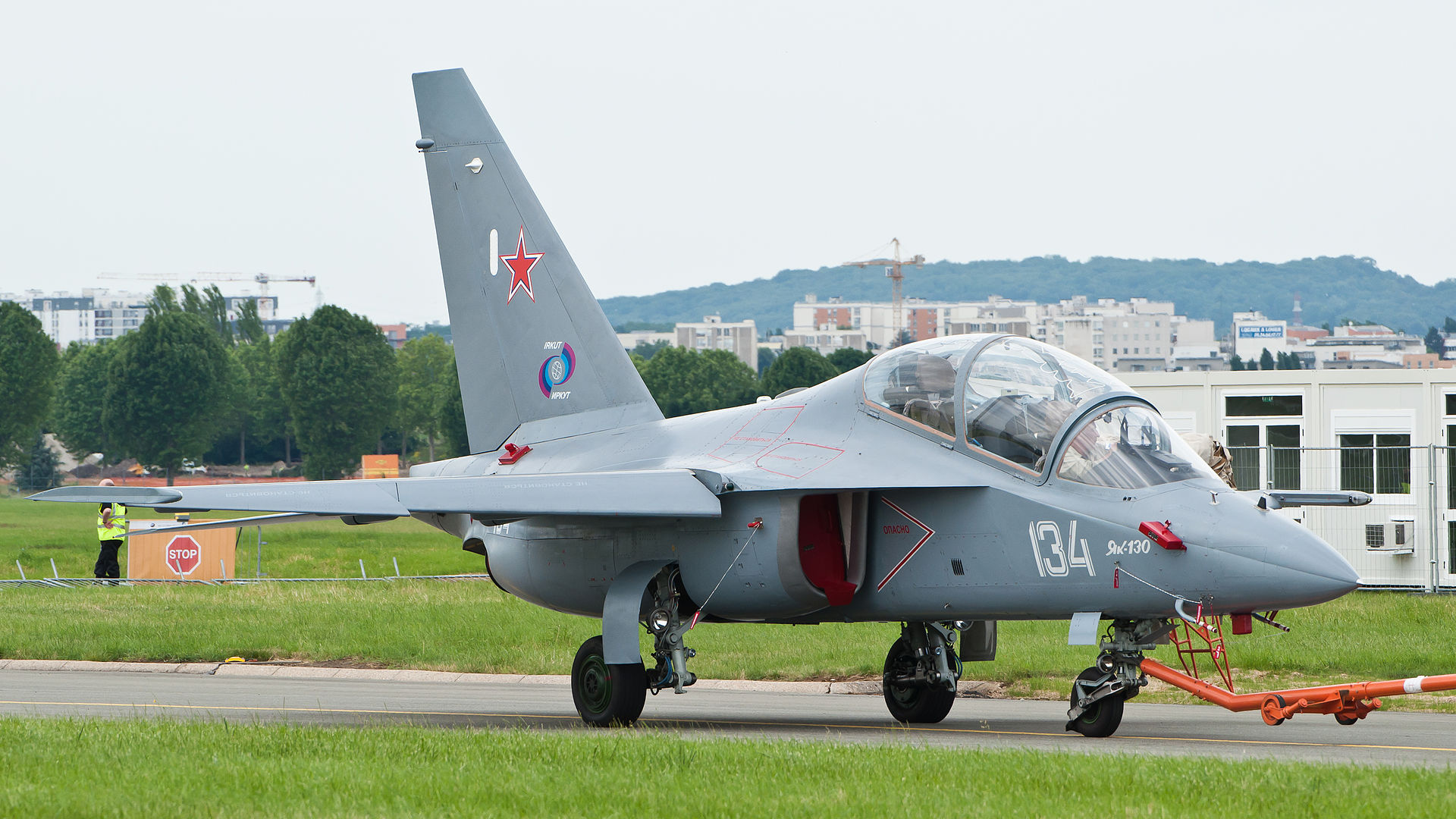 Während seines Besuches in Russland führte der Marschall der indischen Luftwaffe einen Probeflug mit dem Trainingsflugzeug YAK-130 durch. (Foto: Julian Herzog, CC BY 4.0)