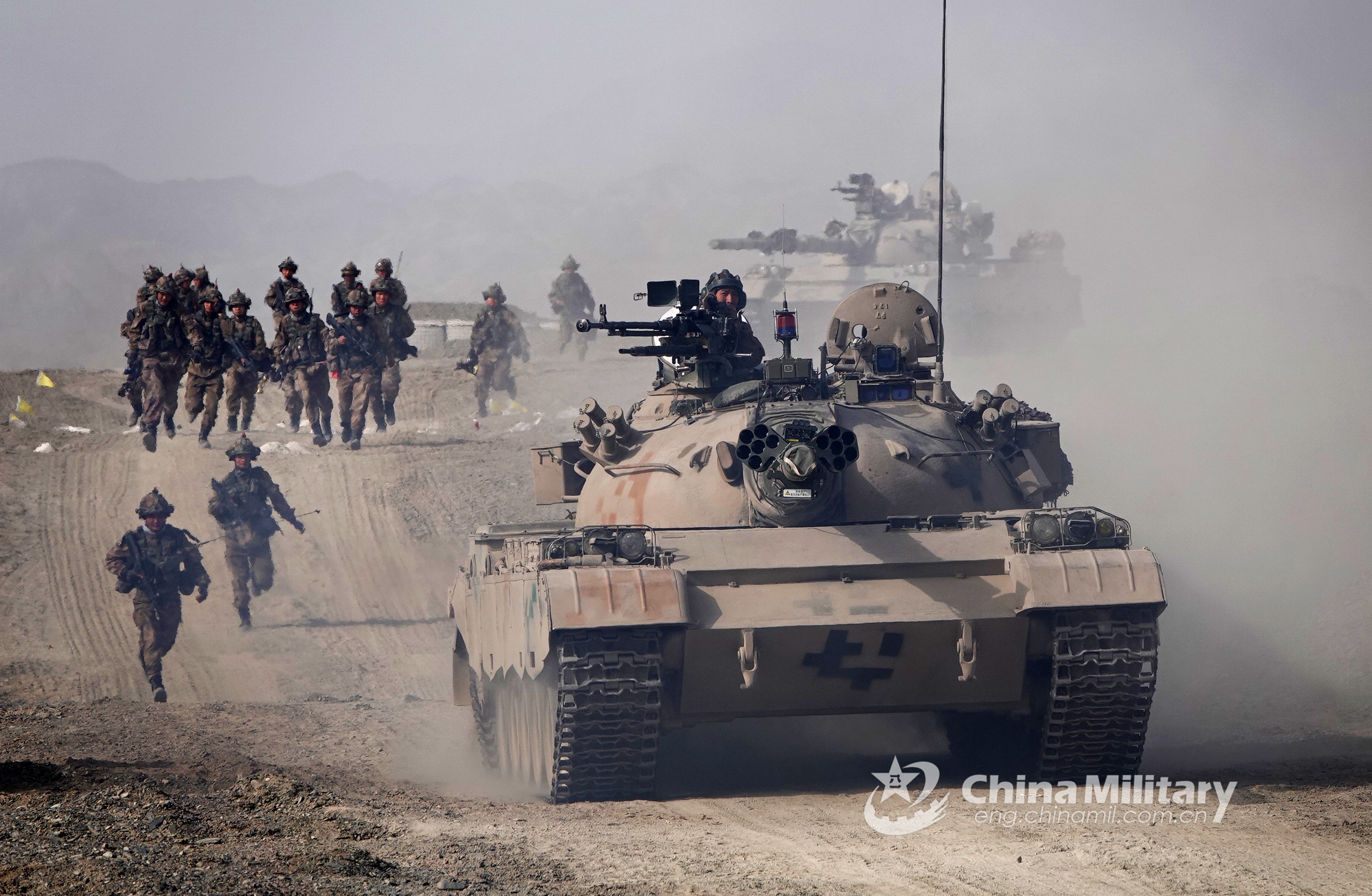 In den Tianshan-Bergen im Nordwesten Chinas findet derzeit eine Großübung des chinesischen Militärs statt. (Foto: eng.chinamil.com.cn/Zhou Zhaoliang,Yuan Kai)