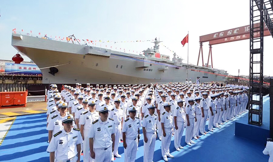 Das Klasse 075 Landungsschiff bei der Zeremonie im September 2019. (Foto: eng.chinamil.com.cn)