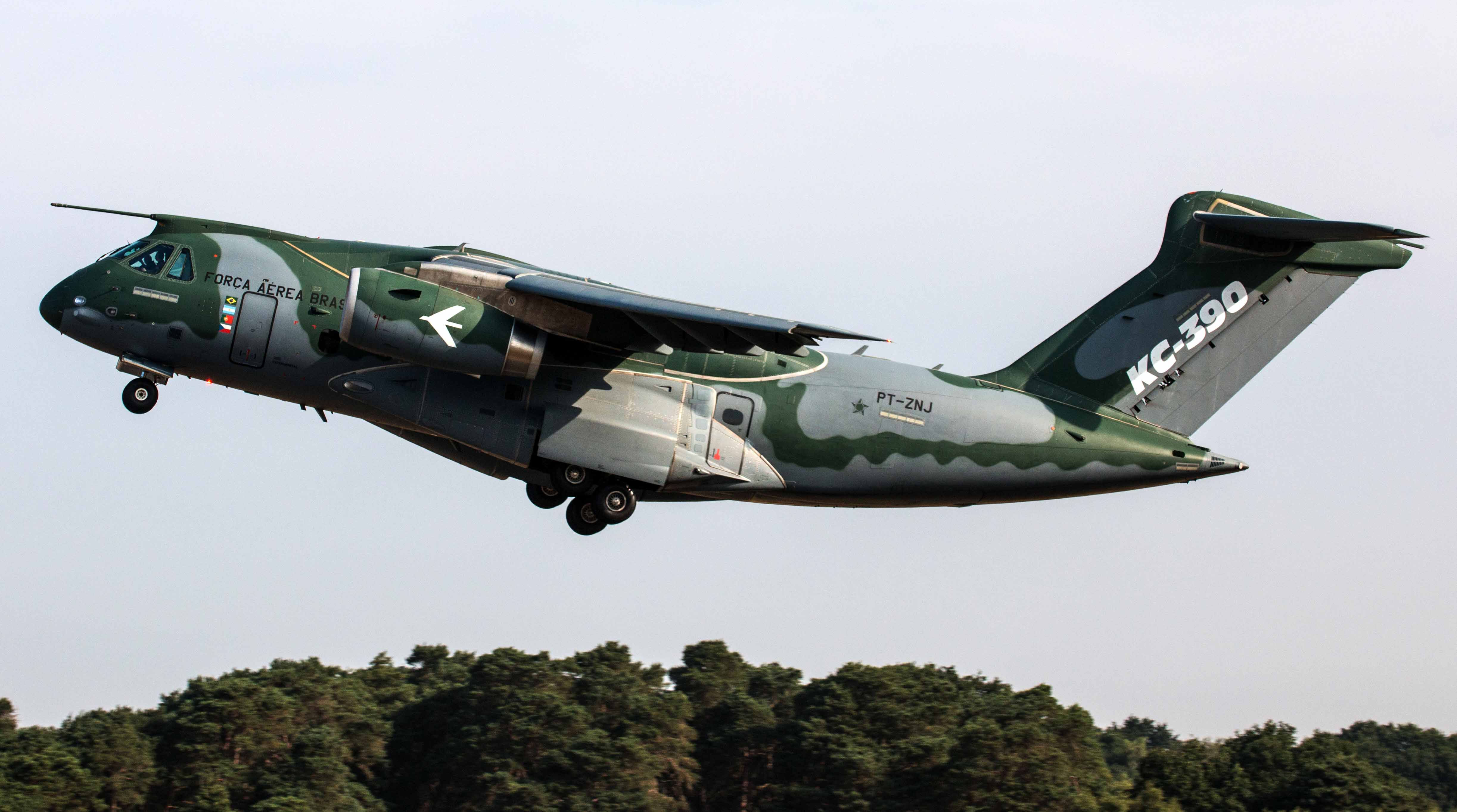Eine KC-390 im Flug. (Symbolbild: EGLF - Embraer KC-390 - Força Aérea Brasileira - PT-ZNJ, gemeinfrei)