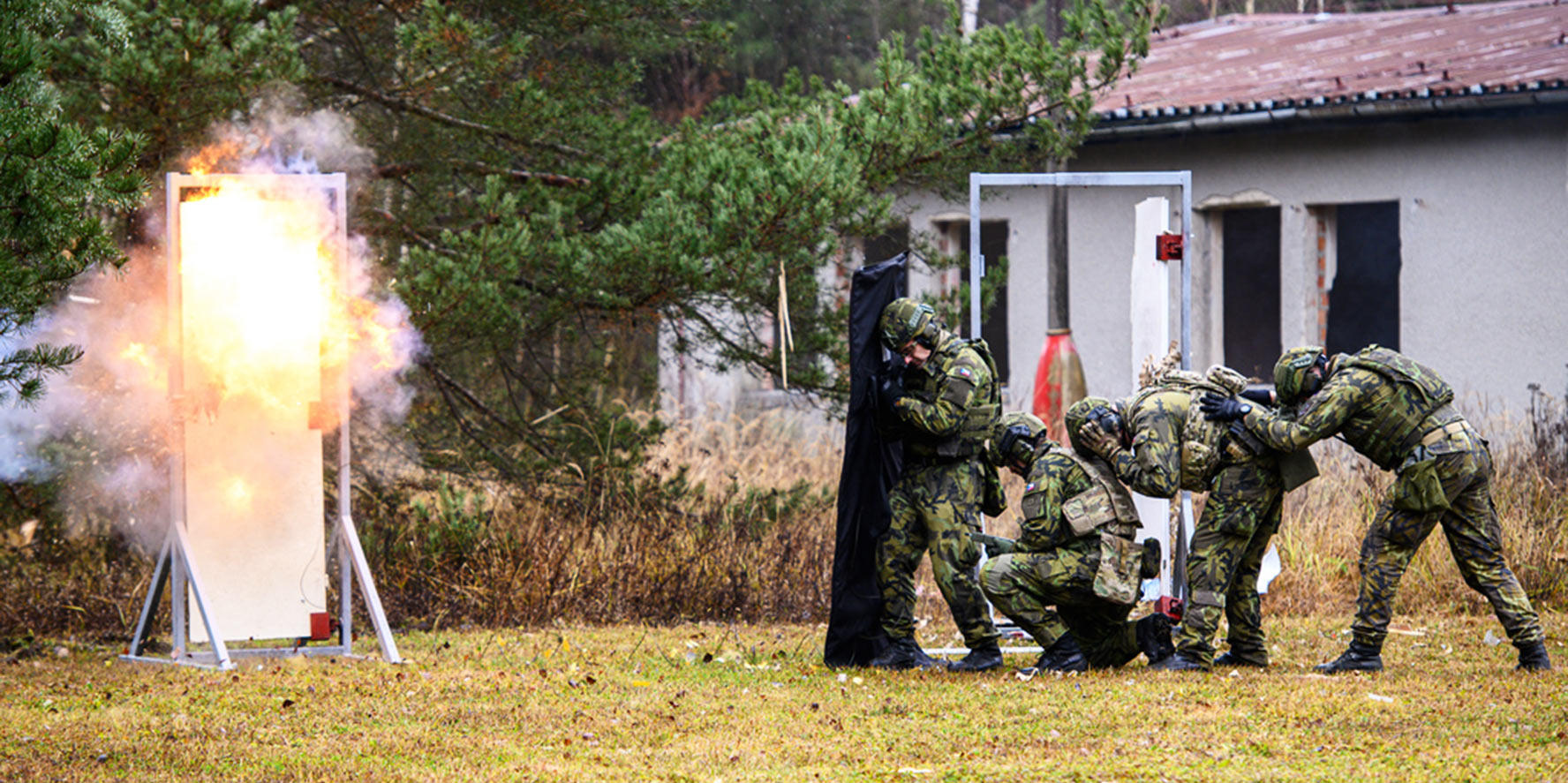 Streitkräfte der tschechischen Armee während einer „Breaching“-Übung. (Foto: Tschechisches Militär/Petr Dohnal)