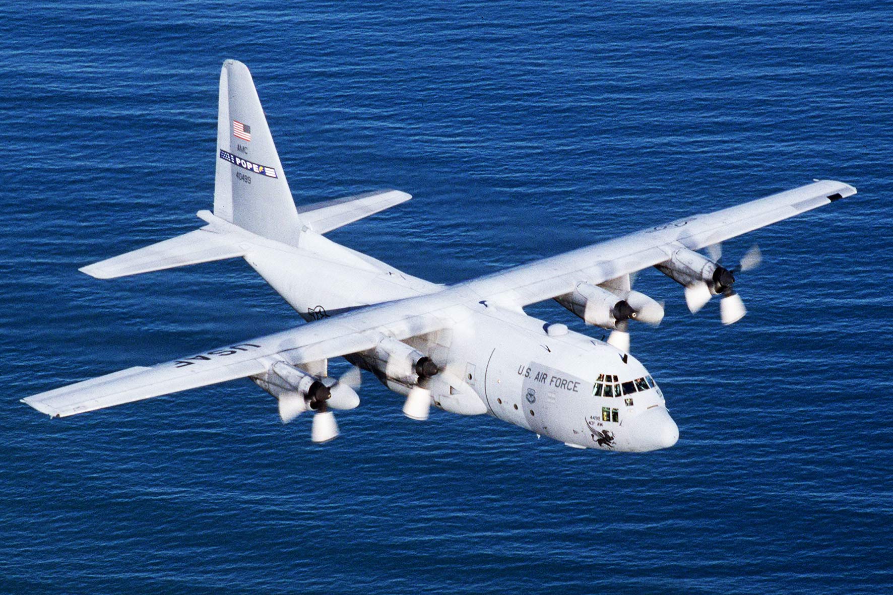 (Symbolbild: U.S. Air Force/ Howard Blair, gemeinfrei)
