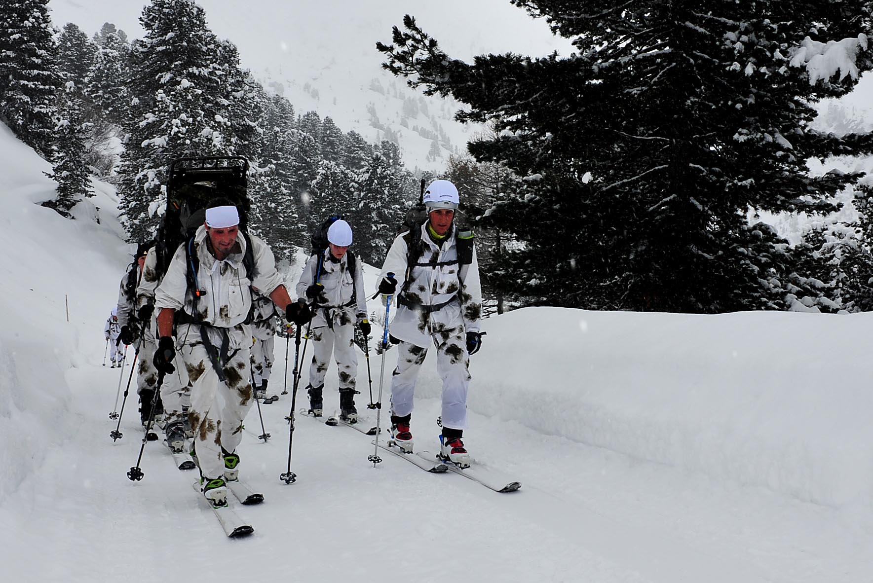 Eine Gruppe von Gebirgsjägern während des Wettkampfes. (Foto: Bundesheer/Martin Hörl)