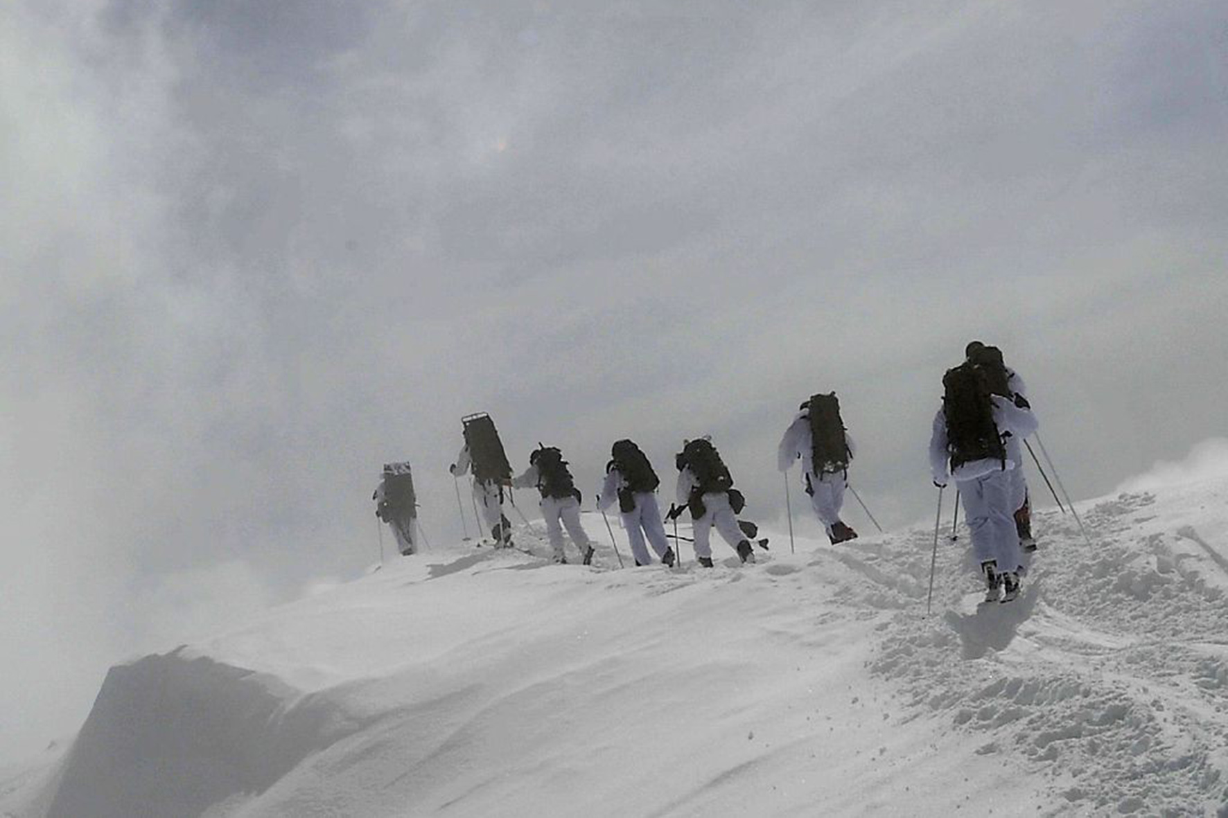 Aufstieg zum Gipfel. (Foto: Bundesheer/Sigi Schwärzler)