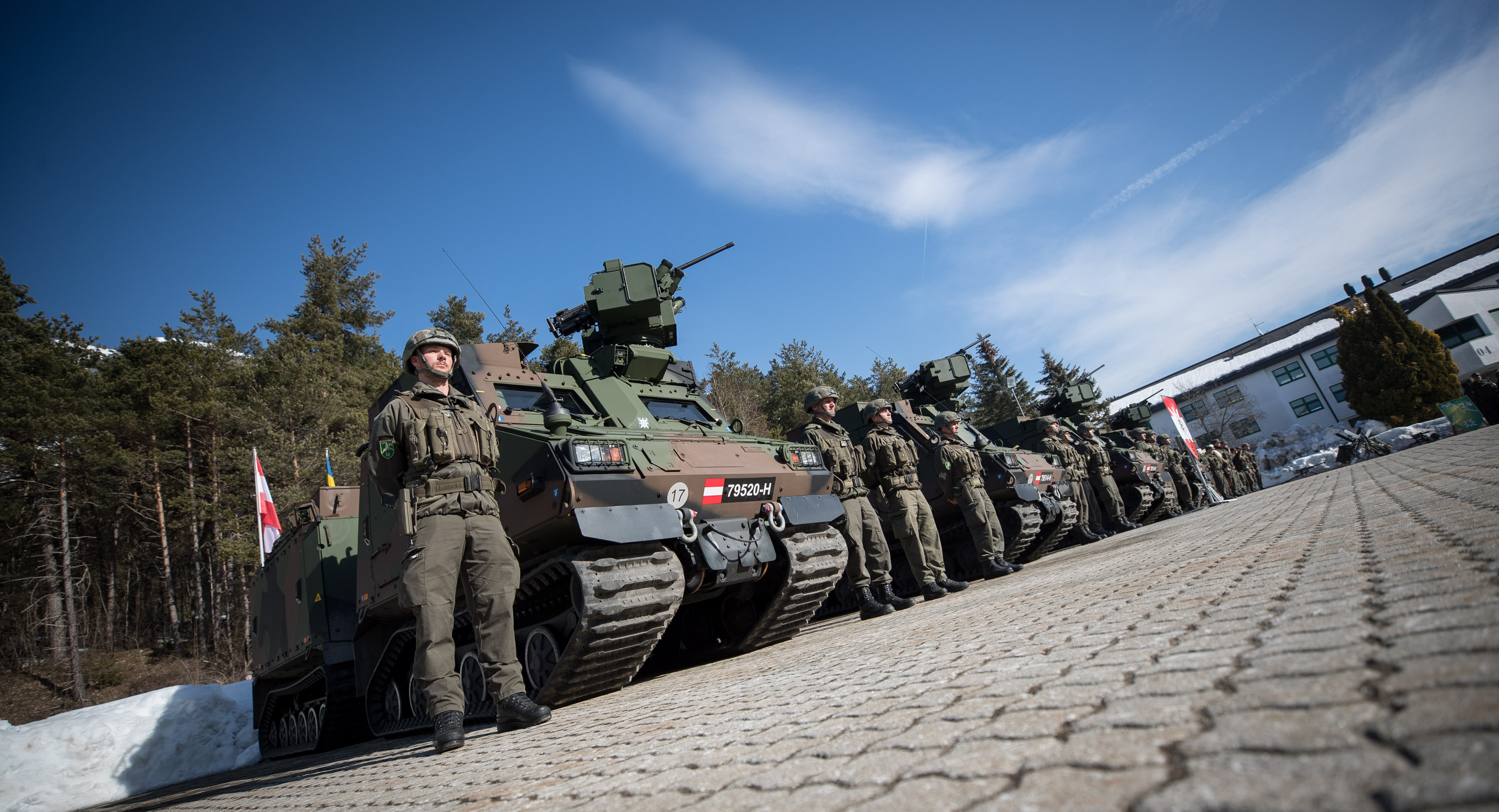 Geschütztes Universalgeländefahrzeug BvS10 AUT „Hägglunds“ des Bundesheeres. (Foto: Bundesheer/Daniel TRIPPOLT)