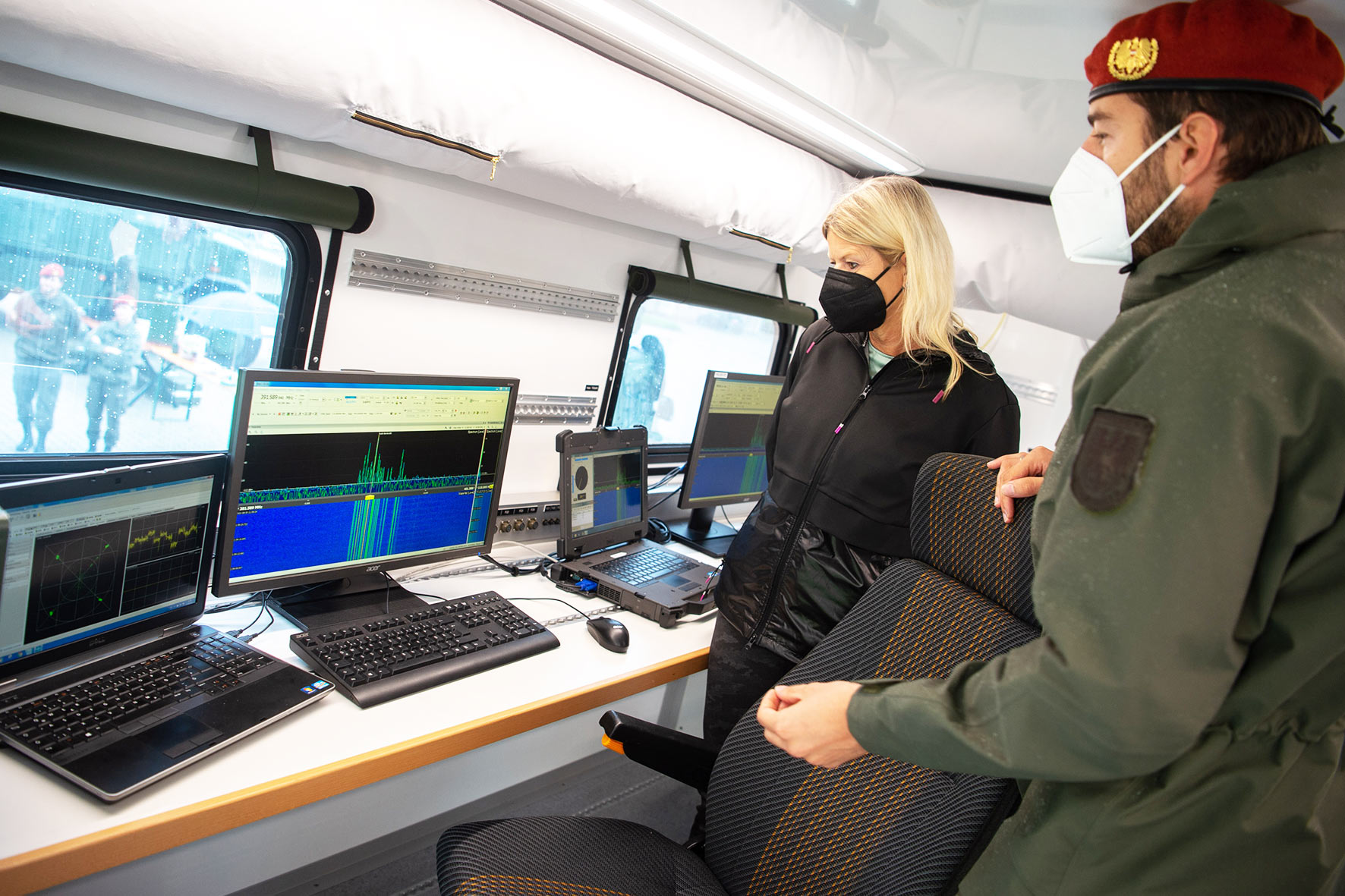 Verteidigungsministerin Klaudia Tanner war auch anwesend. (Foto: BMLV/Carina Karlovits)