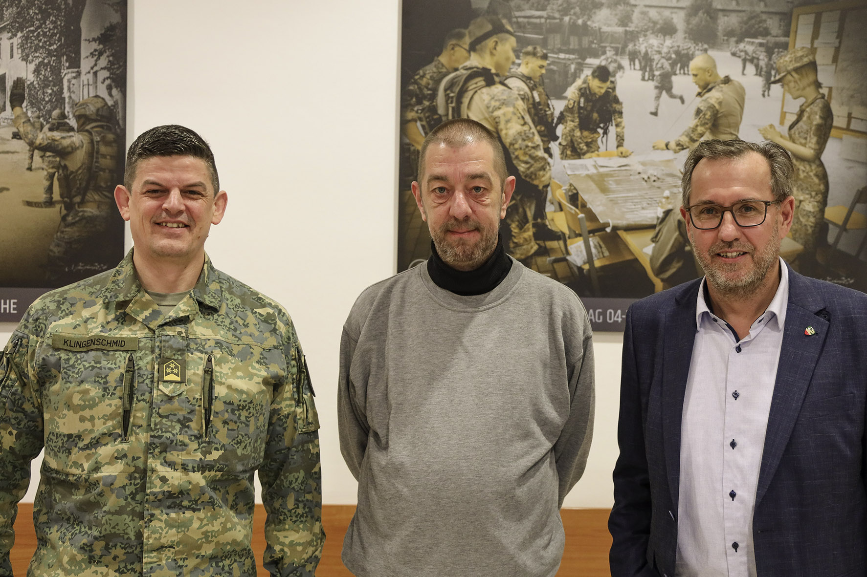 HUAk-Kommandant Klaus Klingenschmid (li.), Matthäus Häupl (Mi.) und Bürgermeister Christian Deleja-Hotko. (Foto: Andreas Ecker)
